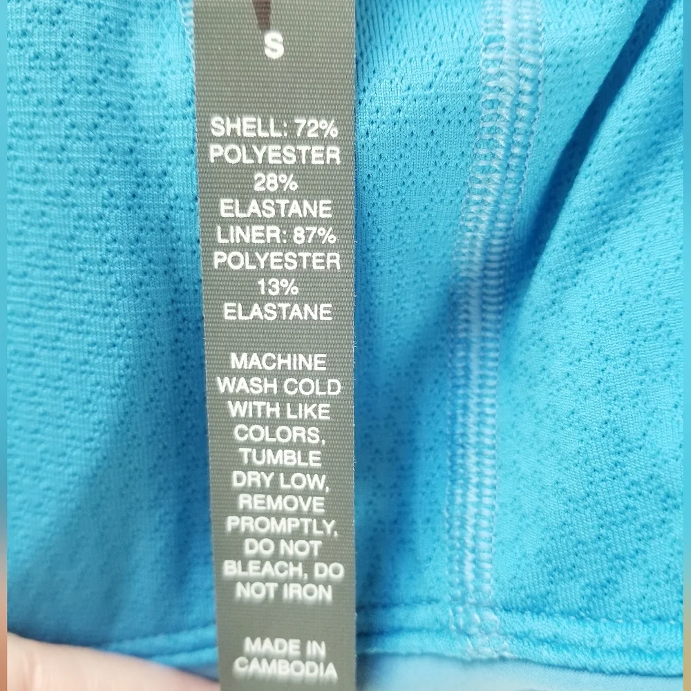 Vuori Daily Crop Tank Top Baltic Blue NWT Athletic Yoga Tennis Price Is Firm - Picture 8 of 12